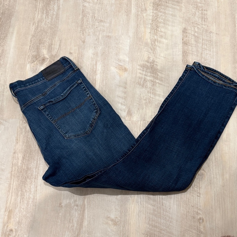 Lucky Brand Men’s Jeans - Picture 2 of 3